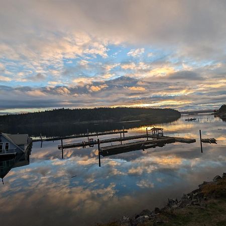 Jade Resort-Oceanfront Suites In Gowlland Harbour Heriot Bay Экстерьер фото