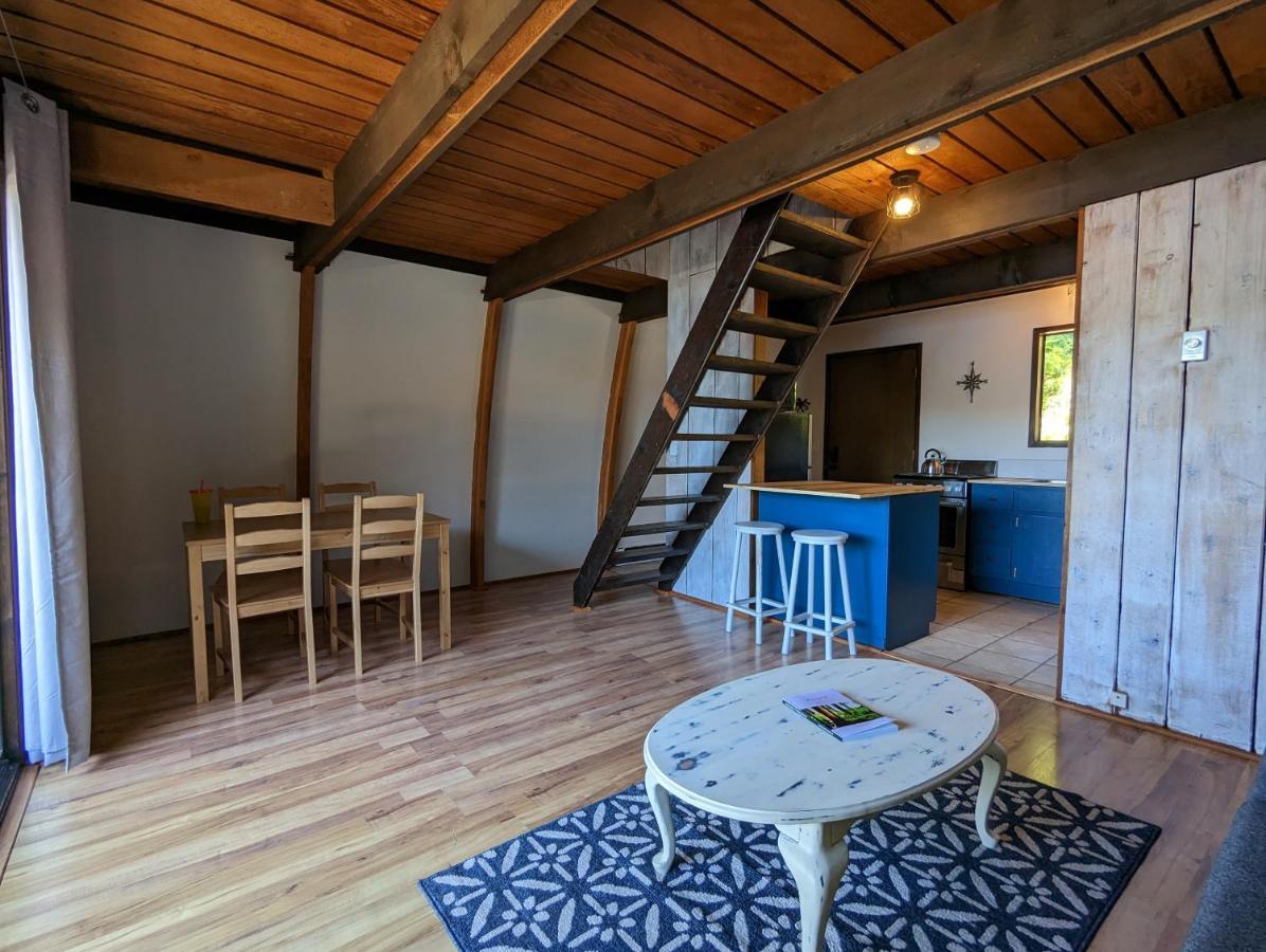 Jade Resort-Oceanfront Suites In Gowlland Harbour Heriot Bay Экстерьер фото
