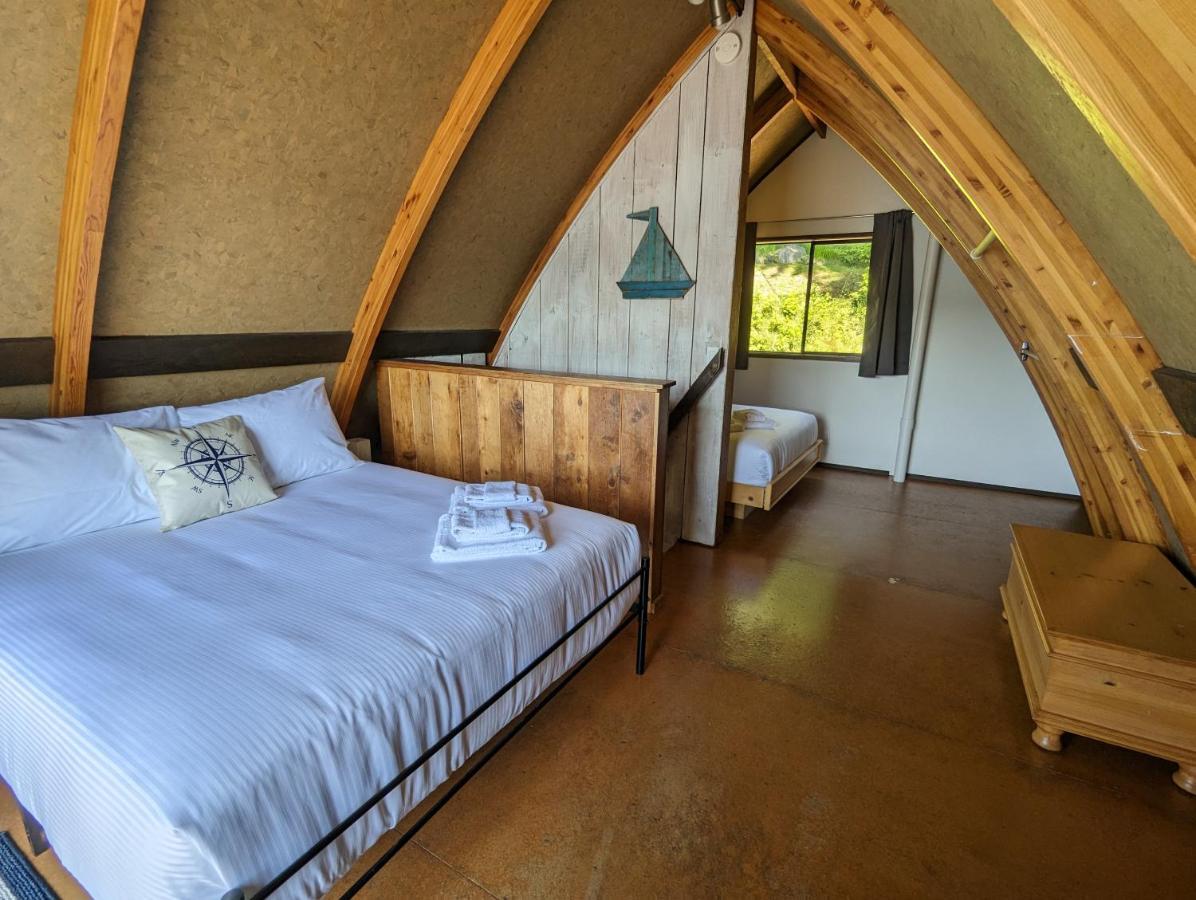 Jade Resort-Oceanfront Suites In Gowlland Harbour Heriot Bay Экстерьер фото