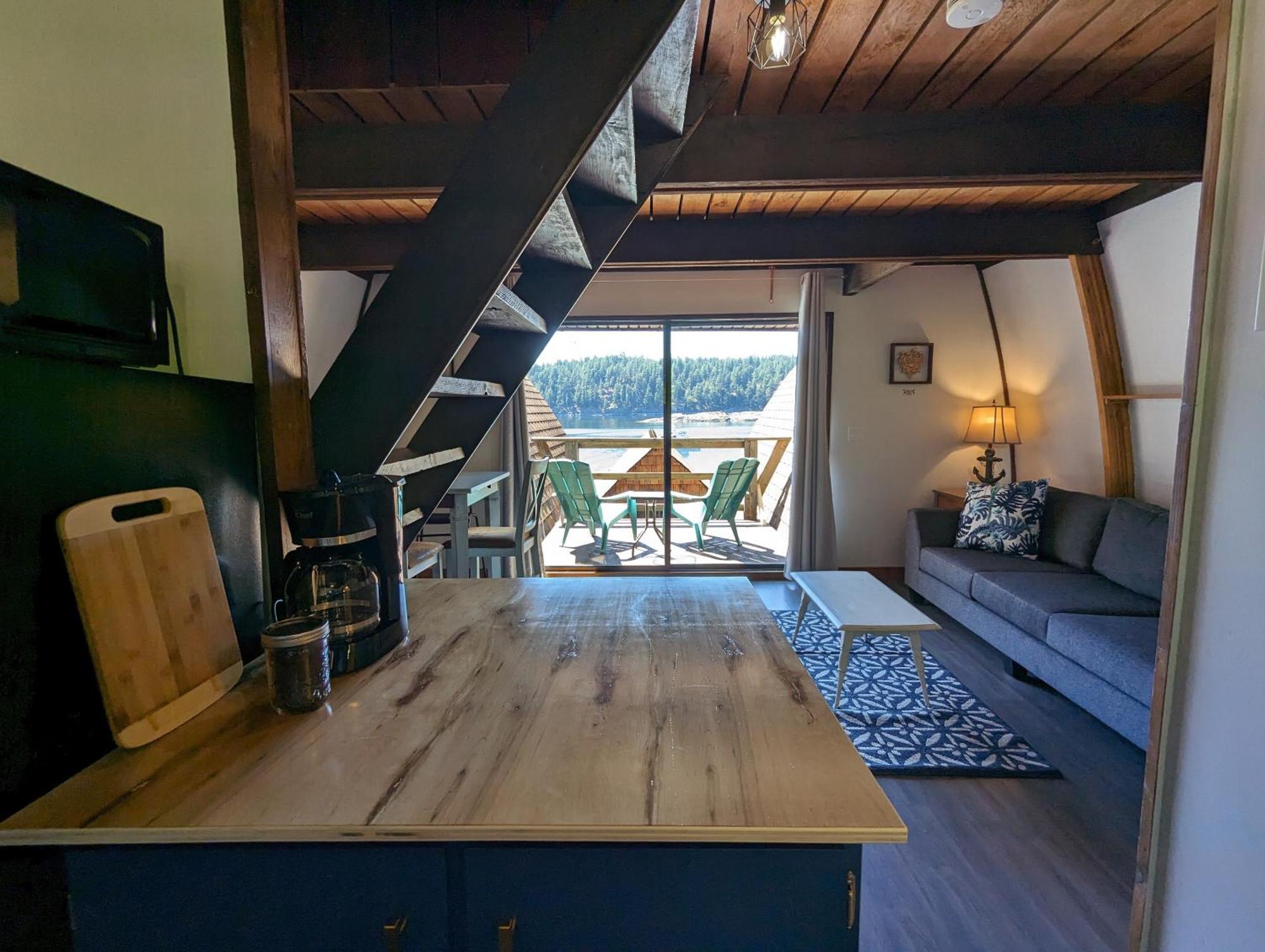 Jade Resort-Oceanfront Suites In Gowlland Harbour Heriot Bay Экстерьер фото