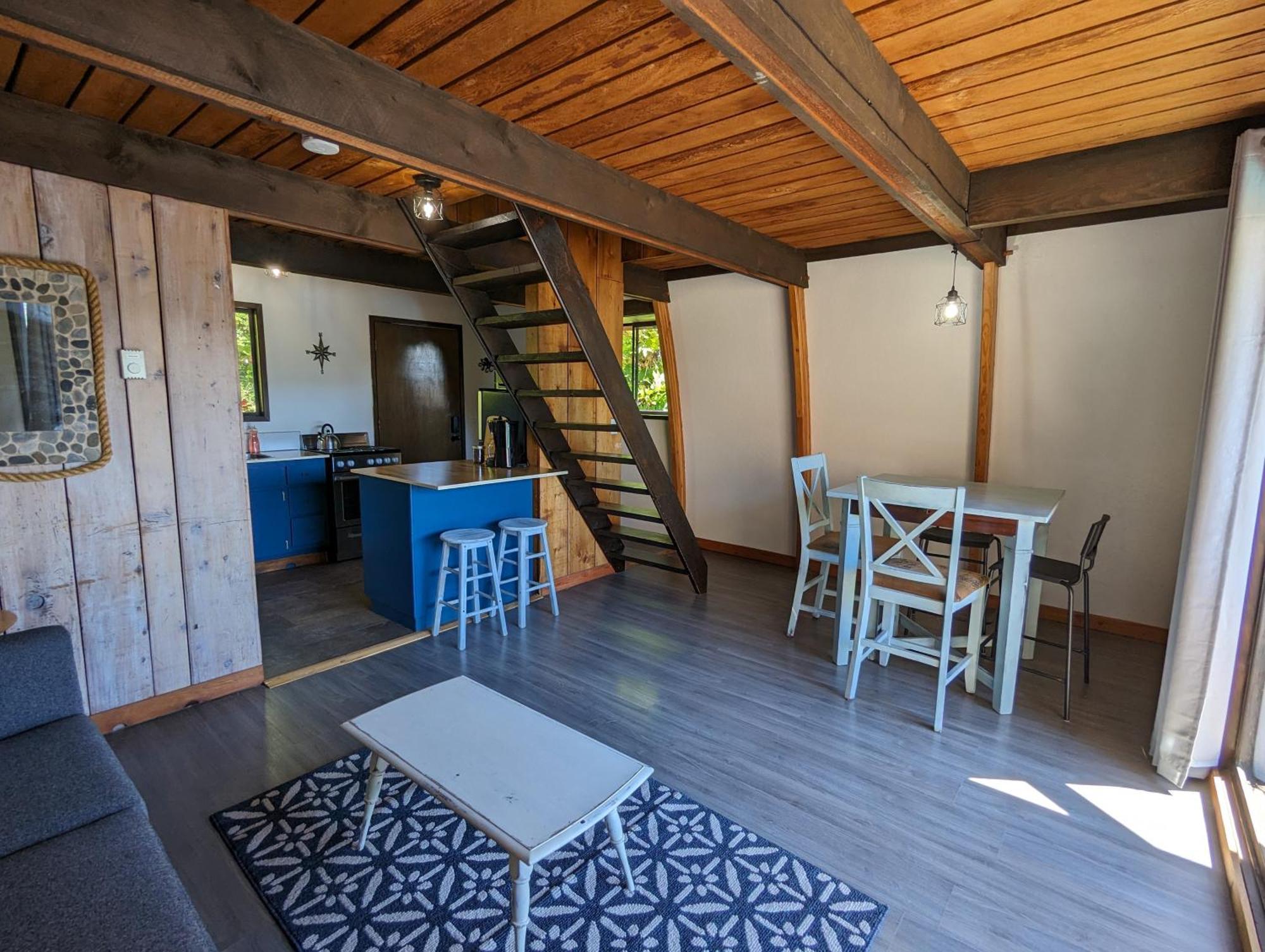 Jade Resort-Oceanfront Suites In Gowlland Harbour Heriot Bay Экстерьер фото