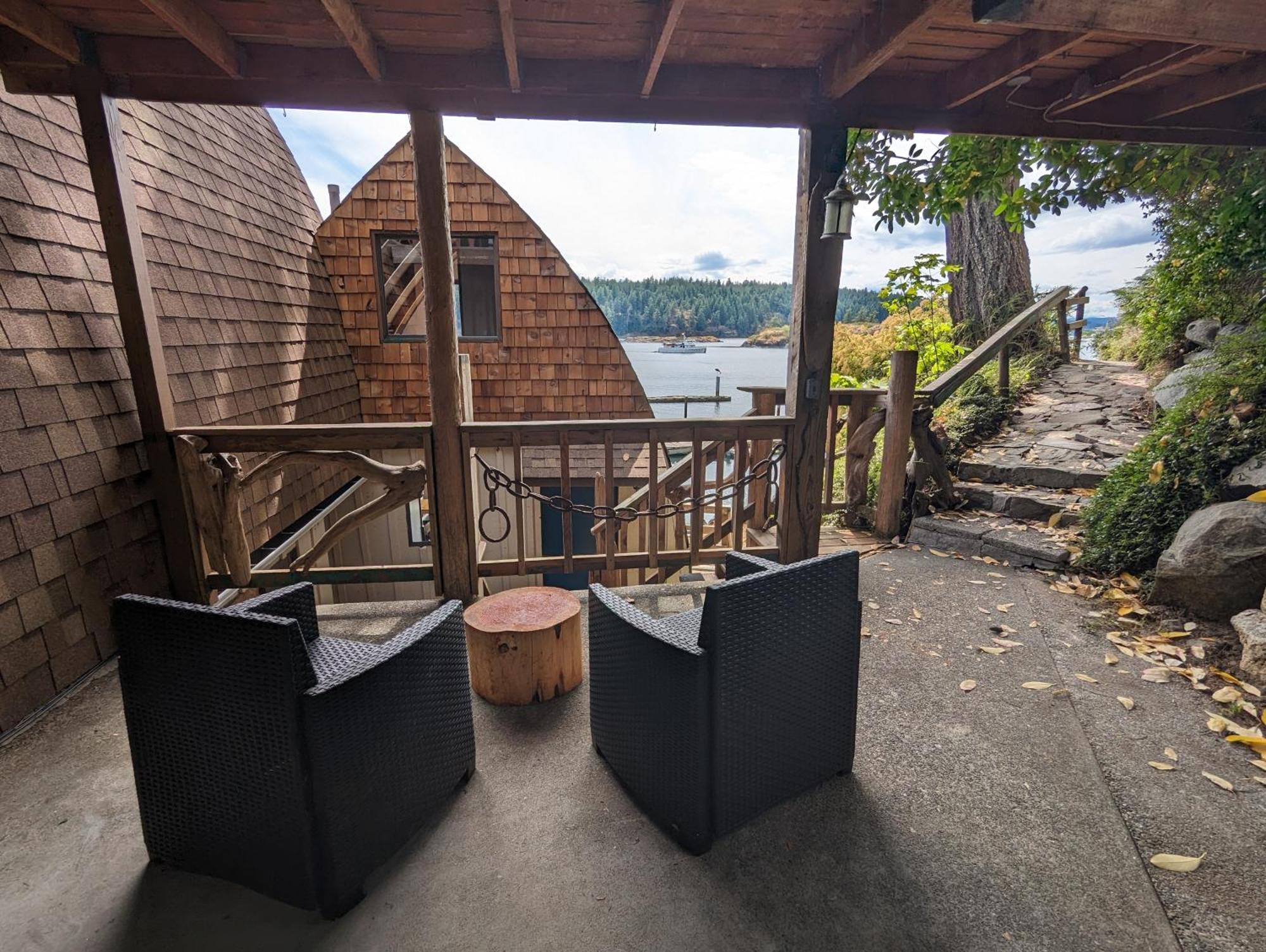 Jade Resort-Oceanfront Suites In Gowlland Harbour Heriot Bay Экстерьер фото