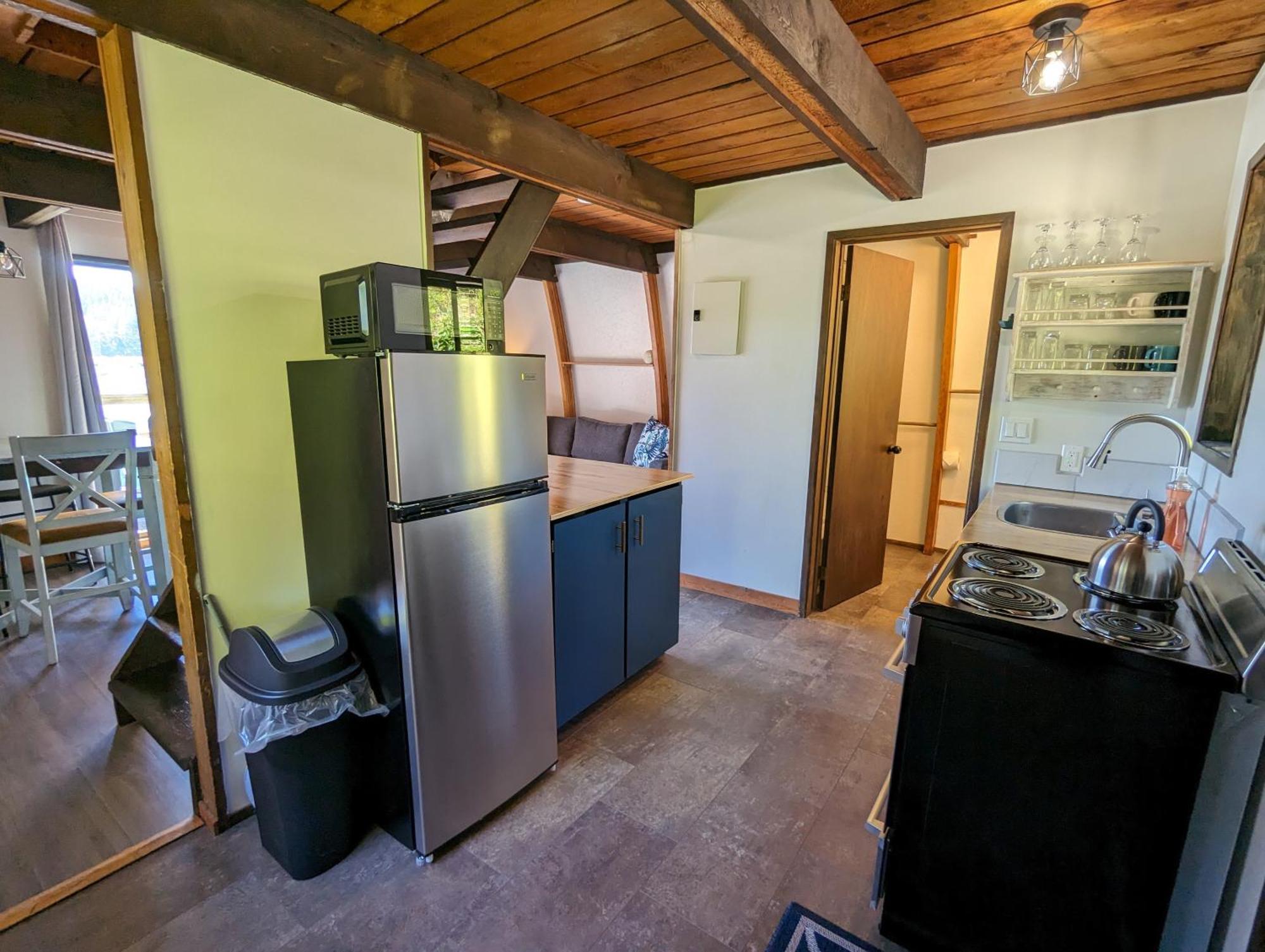 Jade Resort-Oceanfront Suites In Gowlland Harbour Heriot Bay Экстерьер фото