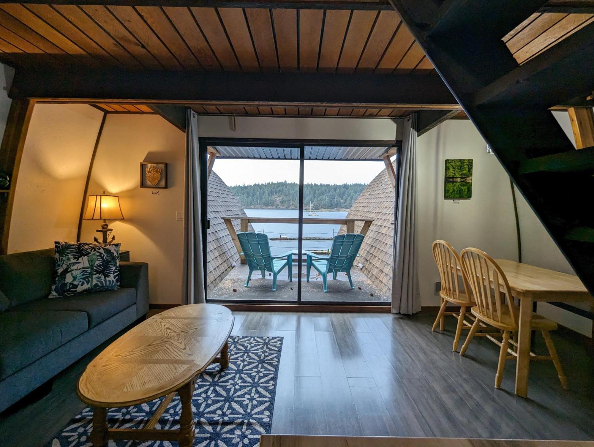 Jade Resort-Oceanfront Suites In Gowlland Harbour Heriot Bay Экстерьер фото