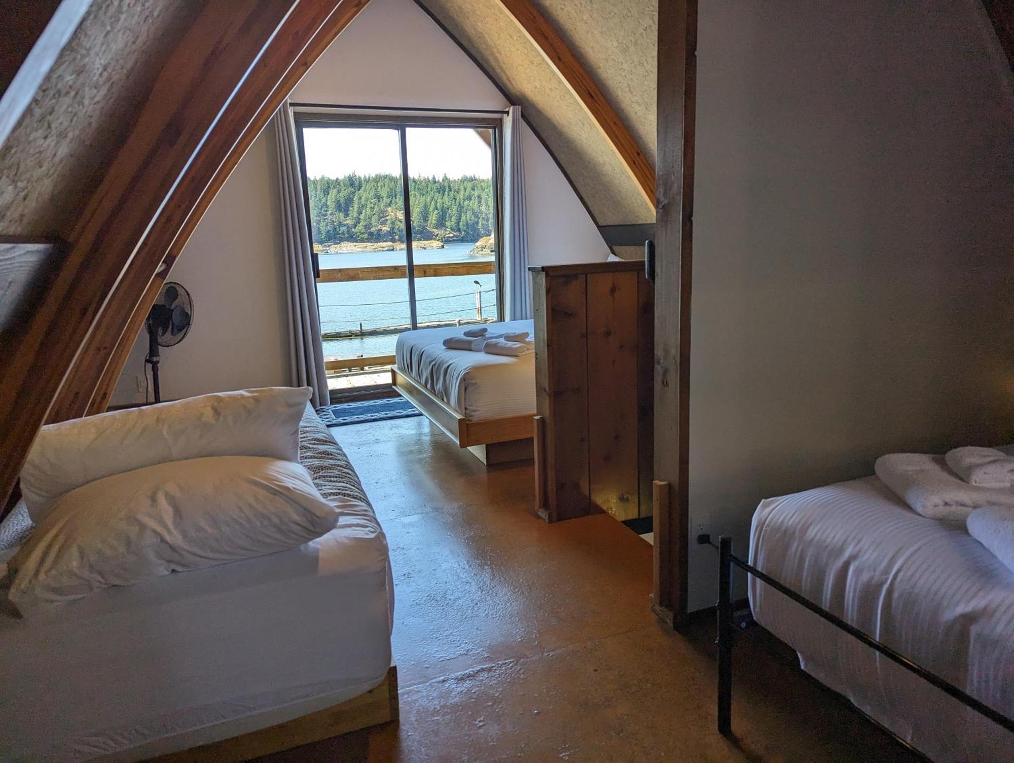 Jade Resort-Oceanfront Suites In Gowlland Harbour Heriot Bay Экстерьер фото