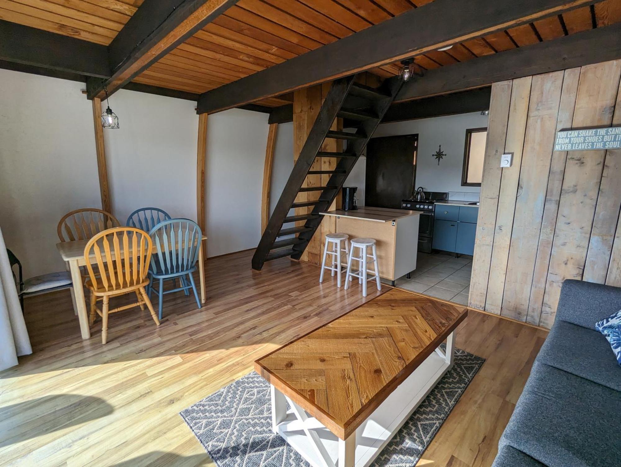 Jade Resort-Oceanfront Suites In Gowlland Harbour Heriot Bay Экстерьер фото