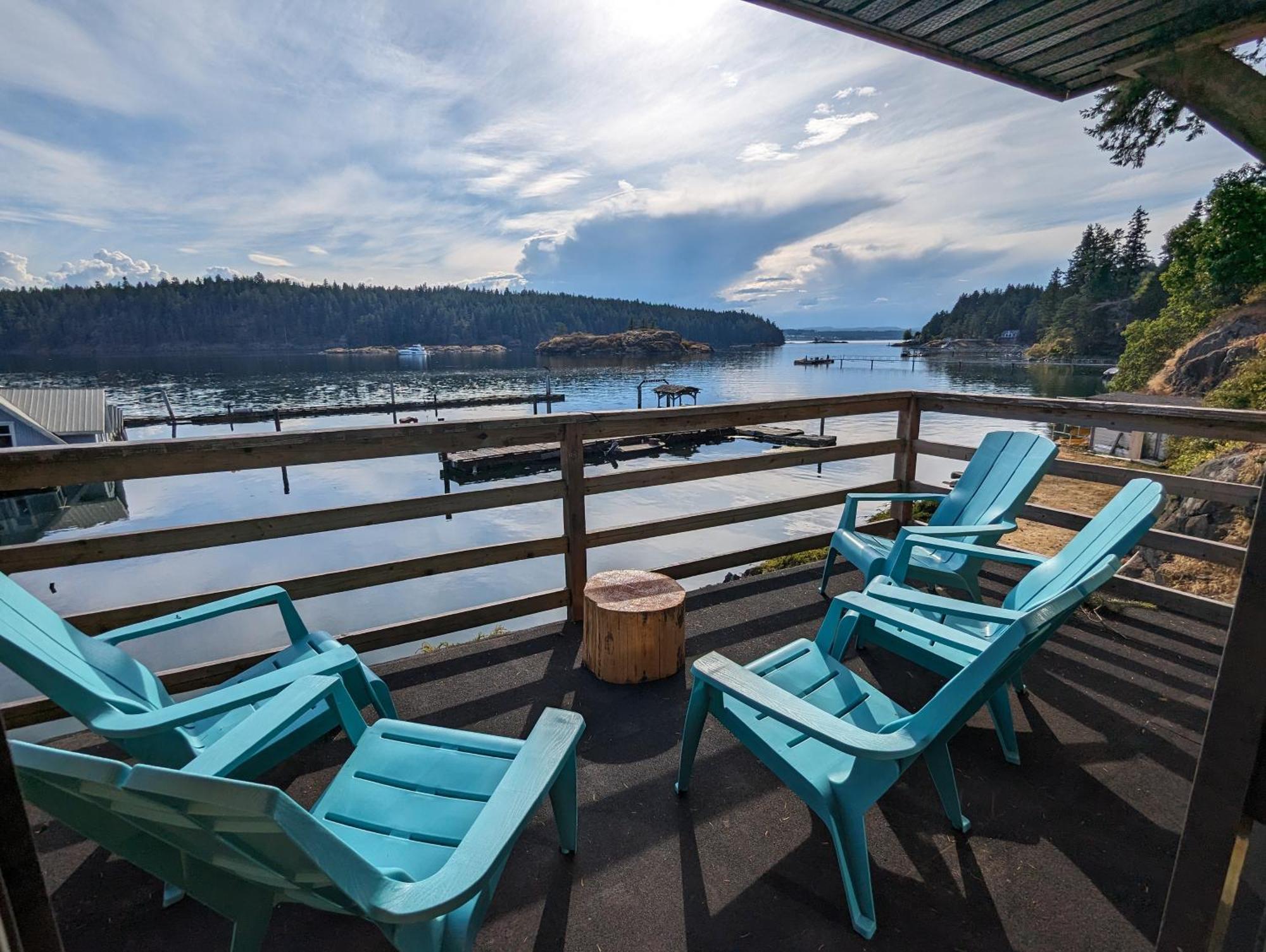 Jade Resort-Oceanfront Suites In Gowlland Harbour Heriot Bay Экстерьер фото