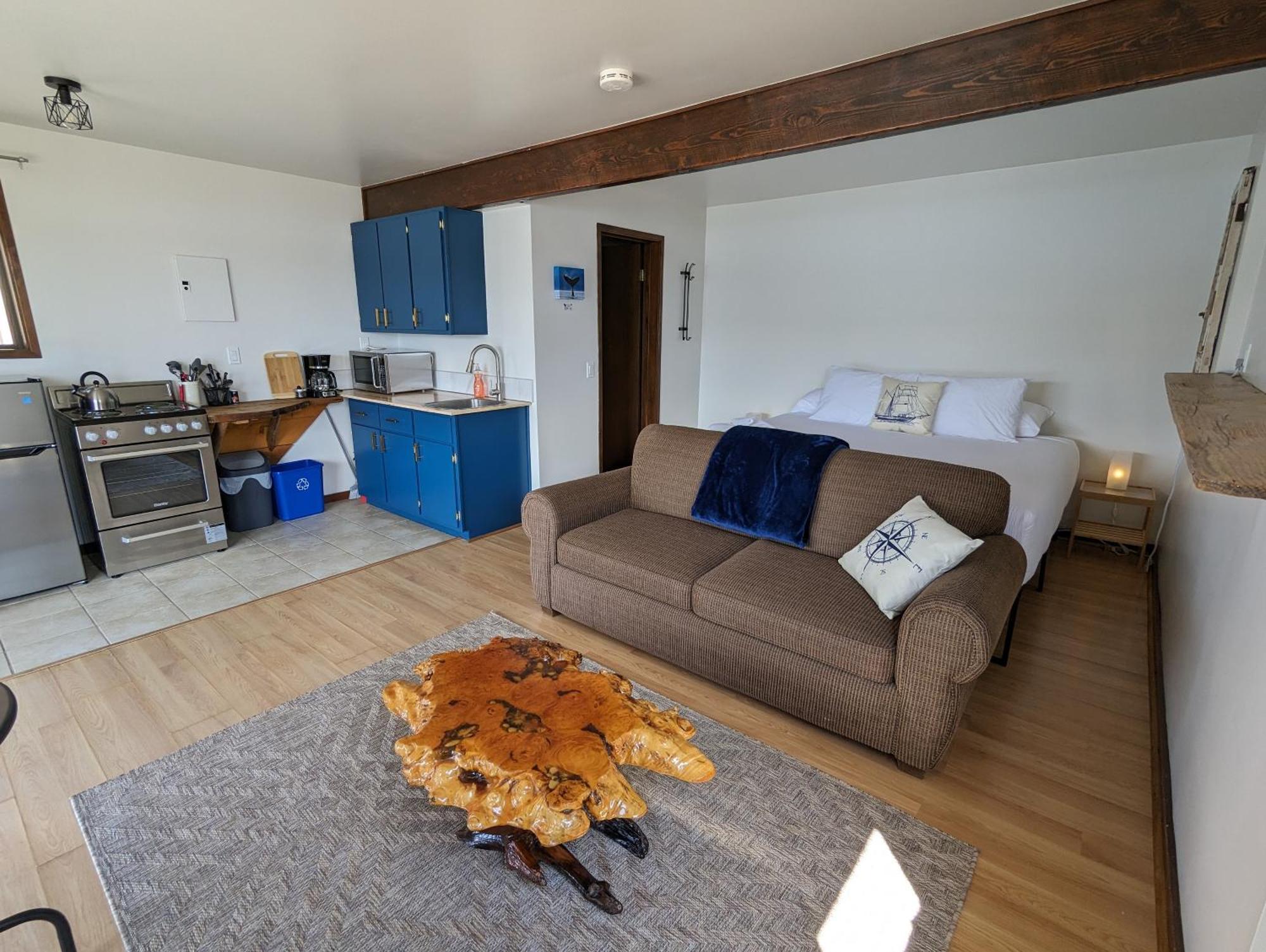 Jade Resort-Oceanfront Suites In Gowlland Harbour Heriot Bay Экстерьер фото