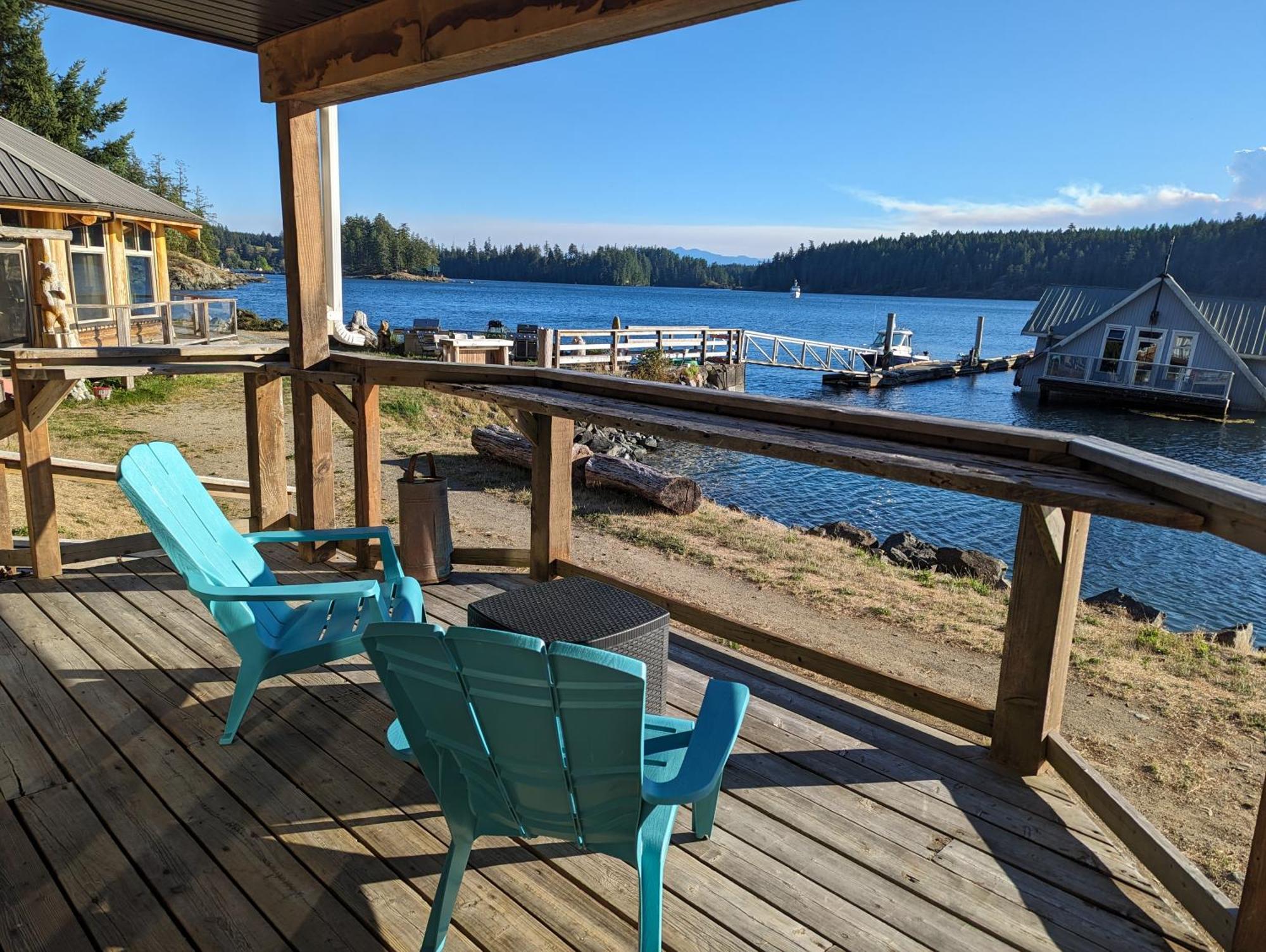 Jade Resort-Oceanfront Suites In Gowlland Harbour Heriot Bay Экстерьер фото