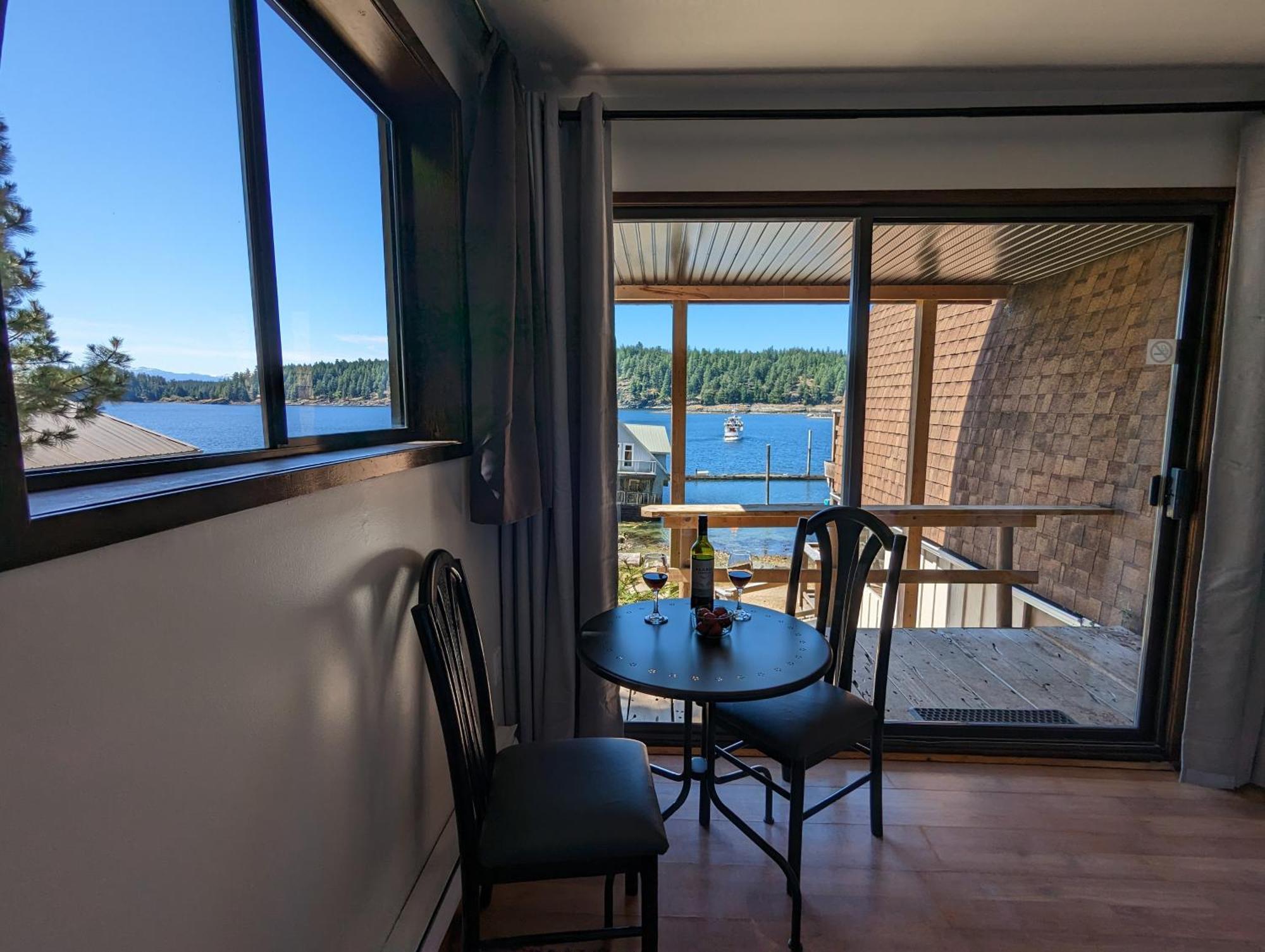 Jade Resort-Oceanfront Suites In Gowlland Harbour Heriot Bay Экстерьер фото