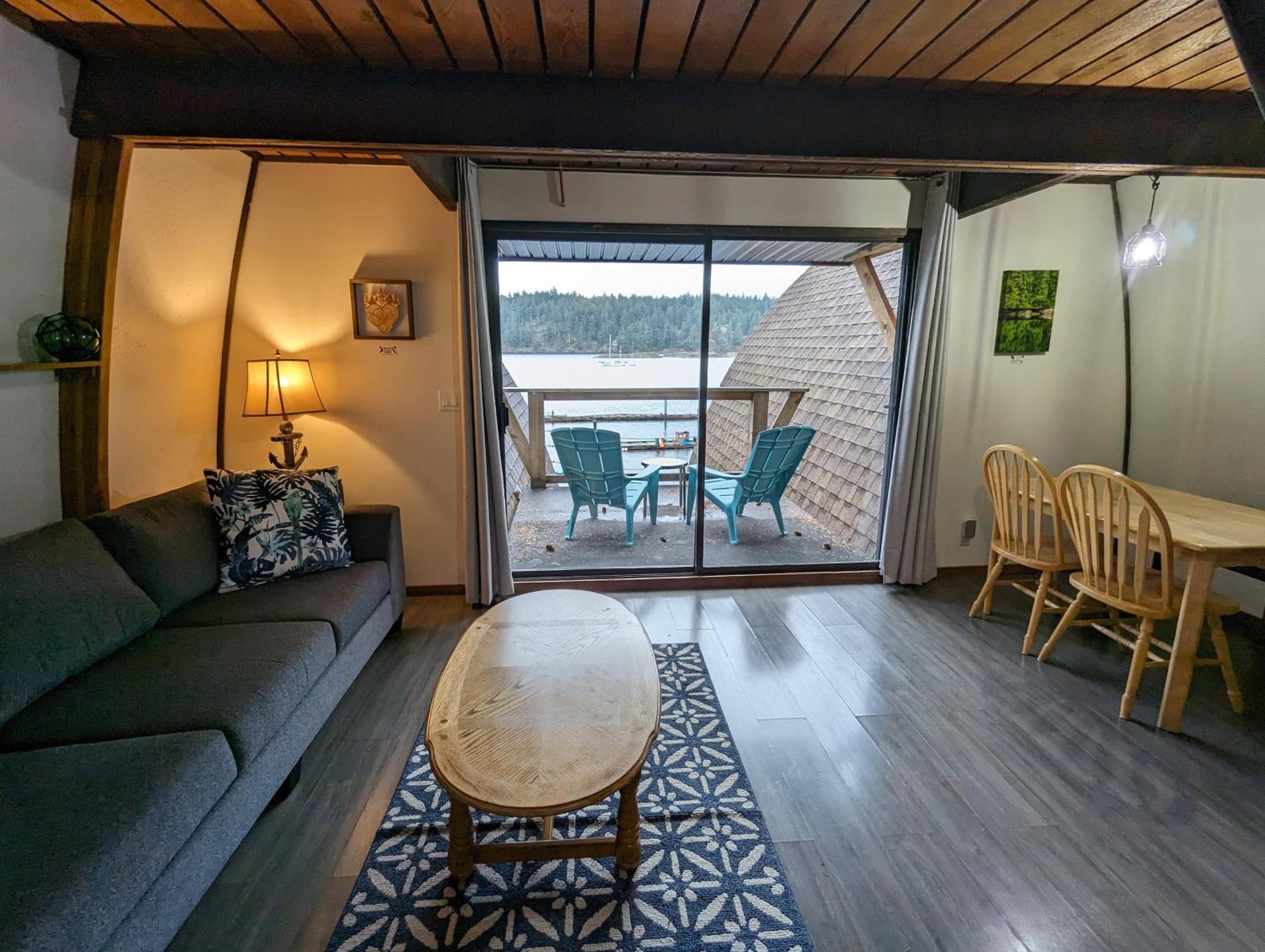 Jade Resort-Oceanfront Suites In Gowlland Harbour Heriot Bay Экстерьер фото
