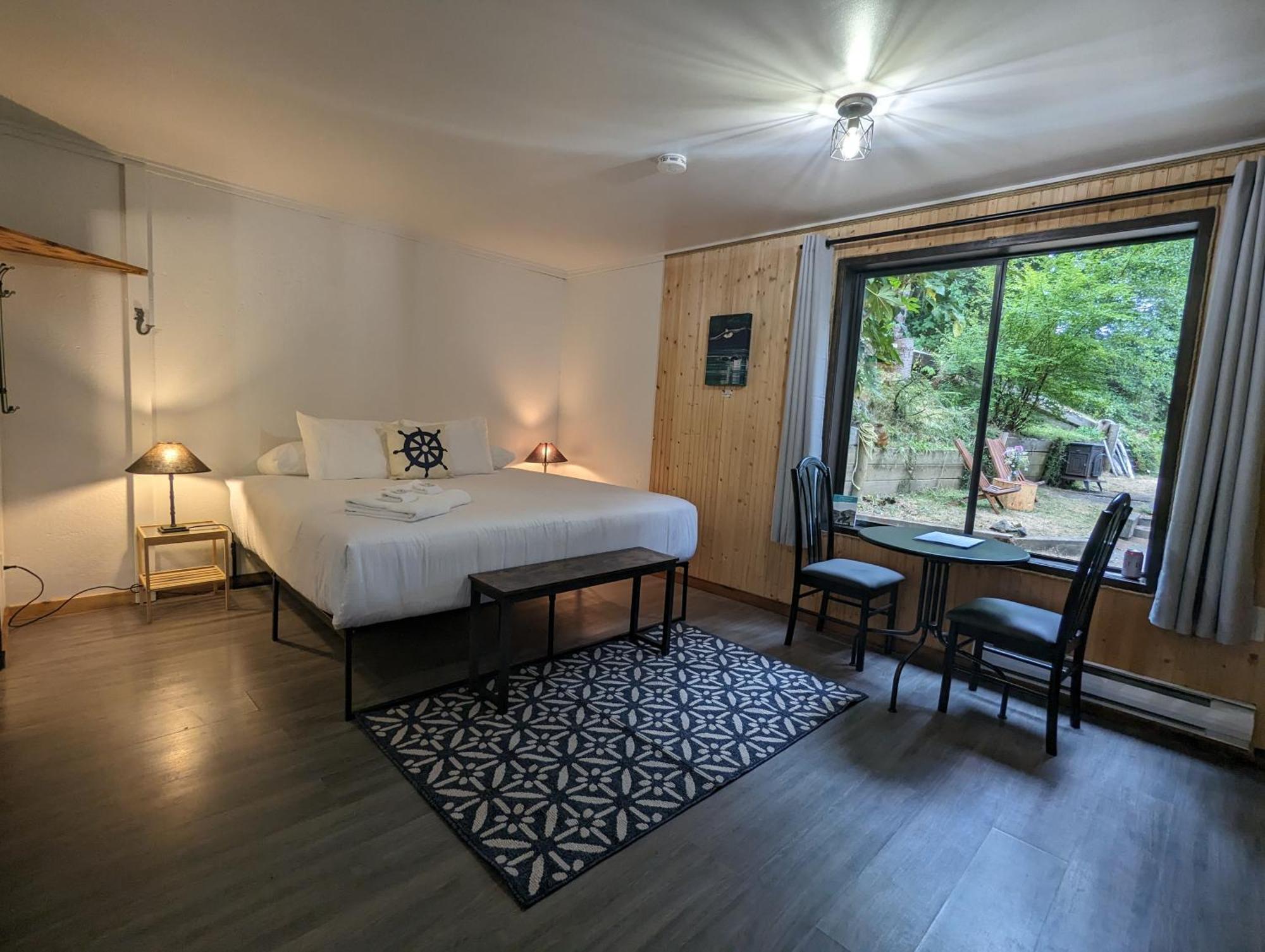 Jade Resort-Oceanfront Suites In Gowlland Harbour Heriot Bay Номер фото
